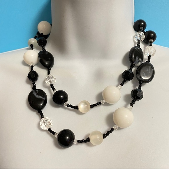 Black & White Acrylic Beaded Long Necklace - Picture 7 of 8